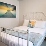 103-Delightful Gem In The City, Close To The Beach With Free Parking