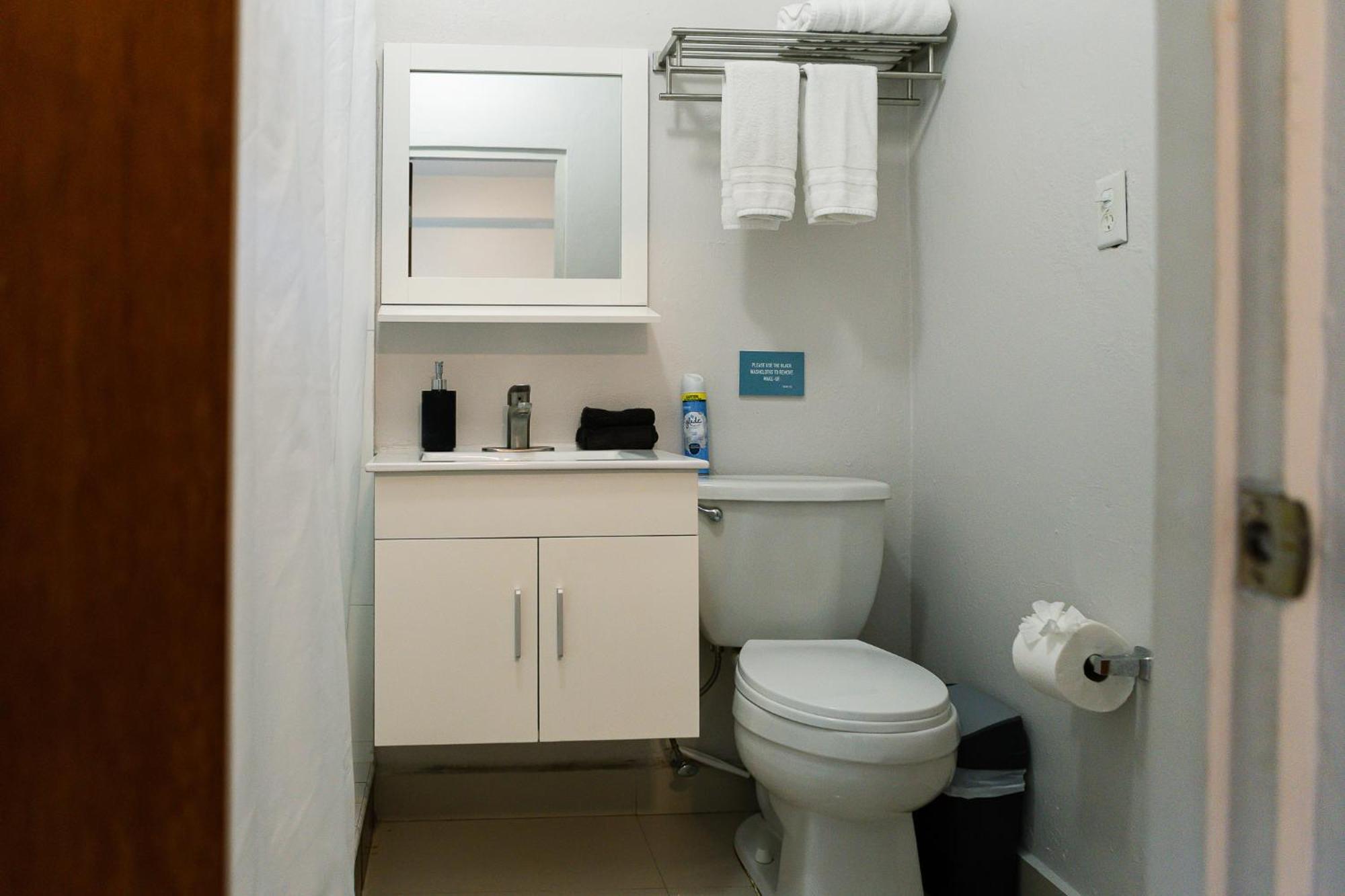 Apartamento 103-delightful Gem In The City, Close To The With Free Parking
