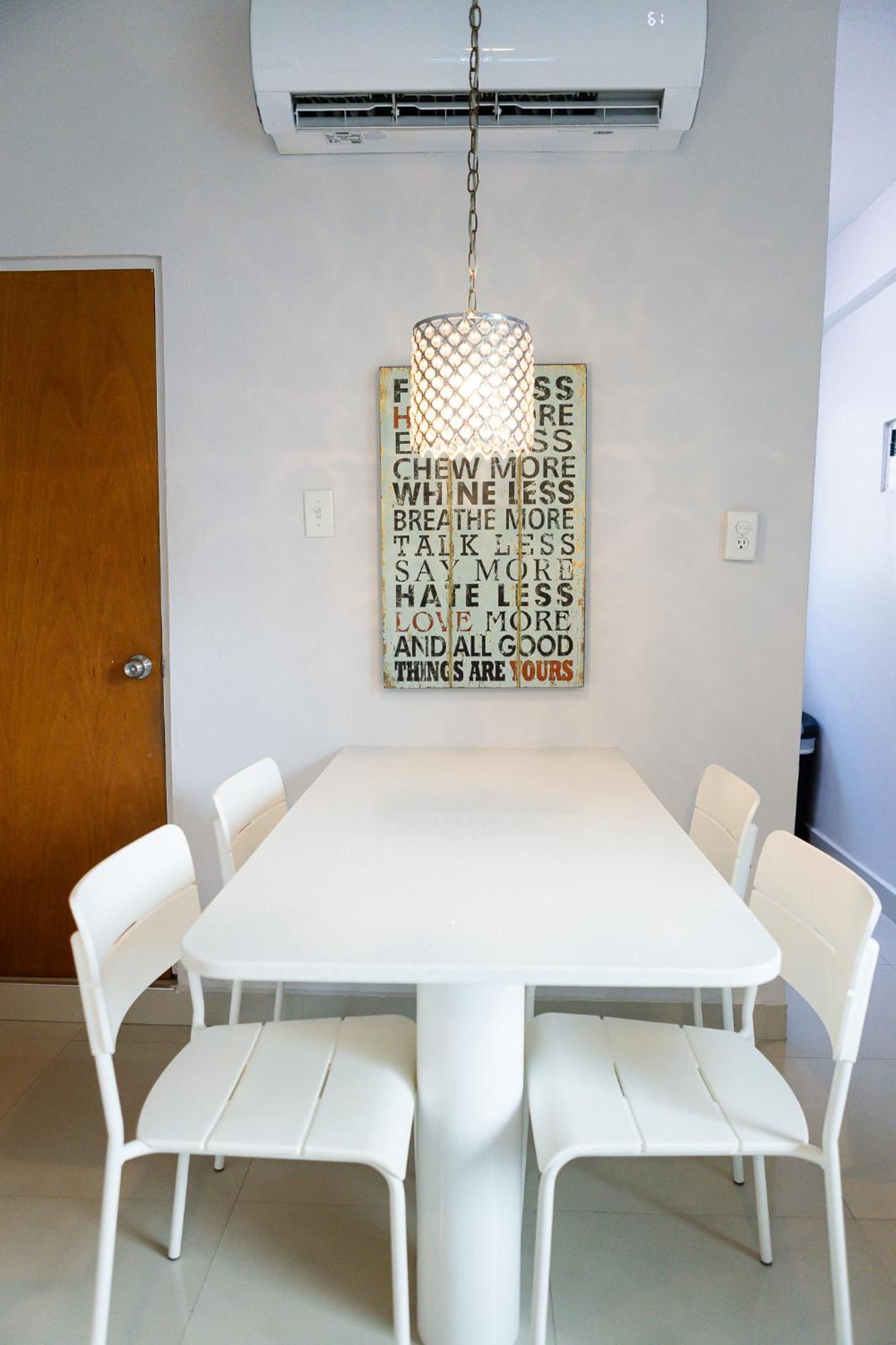 Apartamento 103-delightful Gem In The City, Close To The With Free Parking *